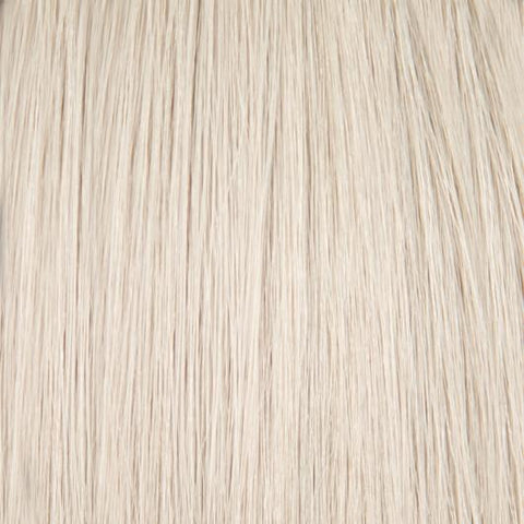 Long, glossy 20 inch hair extensions in tape form for easy application and a natural look